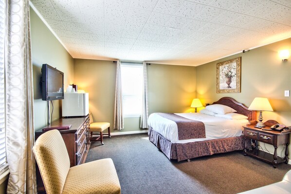 Superior Room, 1 Queen Bed - The Queen’s Cue, Stratford, A Tribute Portfolio Hotel (Stratford)