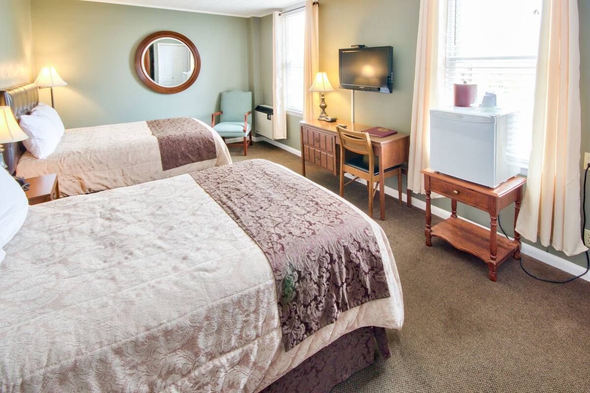 Superior Room, 2 Double Beds | Premium bedding, iron/ironing board, free WiFi, bed sheets