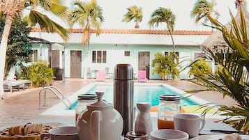 Daily continental breakfast (USD 10 per person)