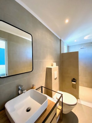 Premium bedding, in-room safe, individually decorated - Arubiana Inn (Noord)