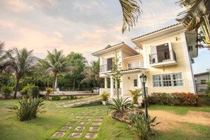 Quarto Duplo Casarão, a 200m das áreas sociais | Terraço/pátio