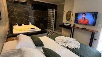 Suíte Deluxe com Banheira, Casarão anexo | Minibar, blackout drapes, free WiFi, bed sheets