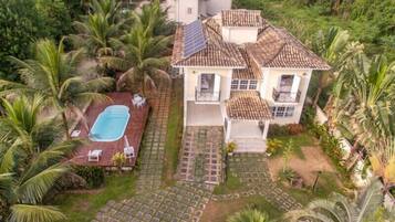 Quarto Duplo Casarão, a 200m das áreas sociais | Terrace/patio