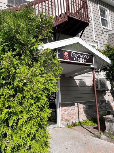 Driftwood Inn