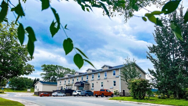 Exterior - Driftwood Inn (Deer Lake)