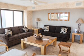 럭셔리 빌라, 침실 4개, 바다 전망 | 거실 공간 | TV, DVD 플레이어