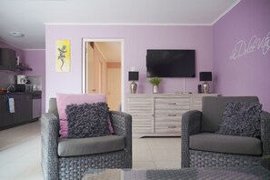 LCD TV - Cadushi Apartments (Oranjestad)