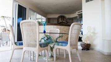 Villa de lujo, 4 habitaciones, vista al océano | Servicio a la habitación