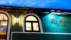 Front of property - evening/night - Hotel Los Altos Esteli (Esteli)