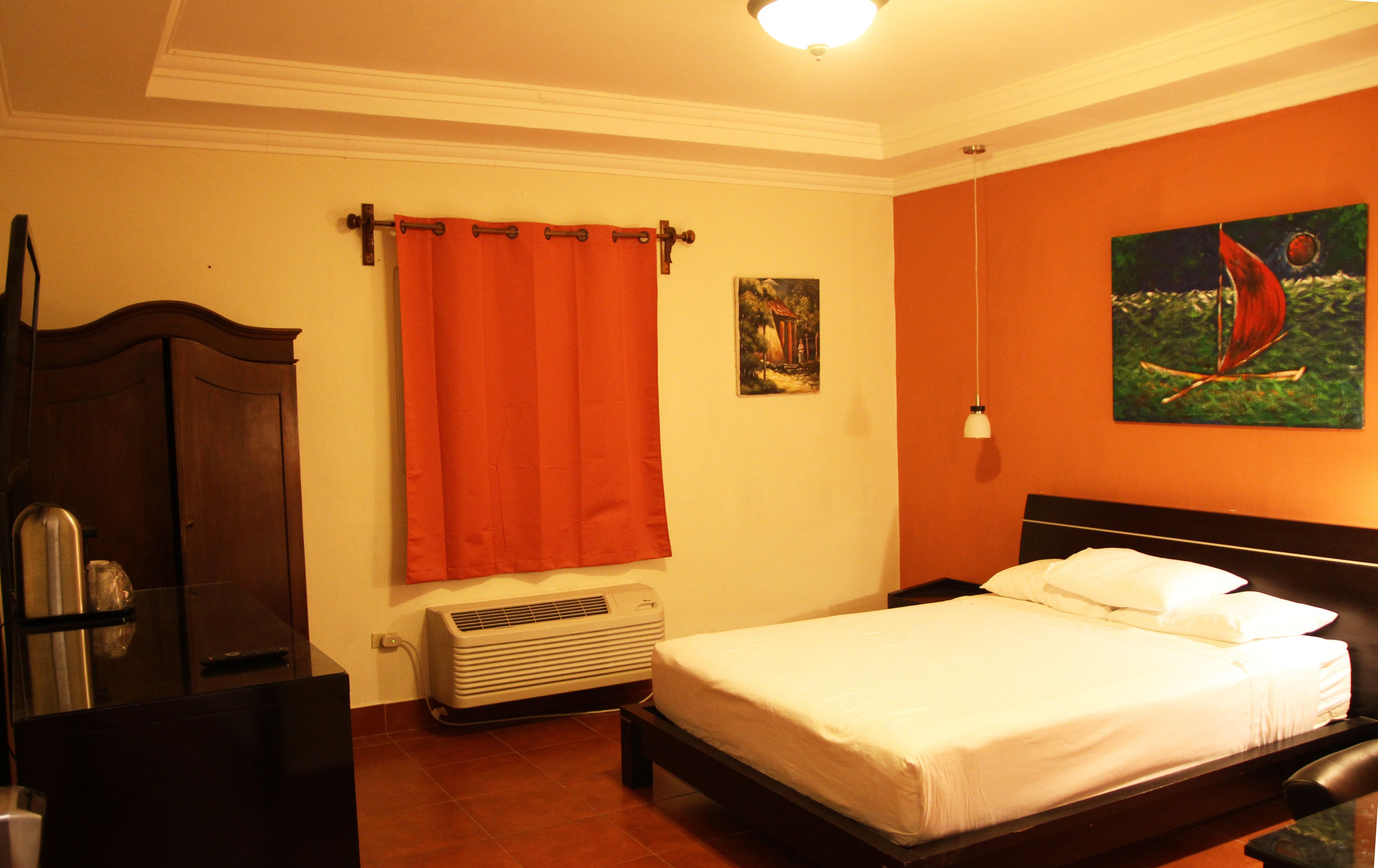 deluxe double room, 1 queen bed | premium bedding, in-room safe, free wifi, bed sheets