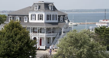 The Inn at Old Harbor