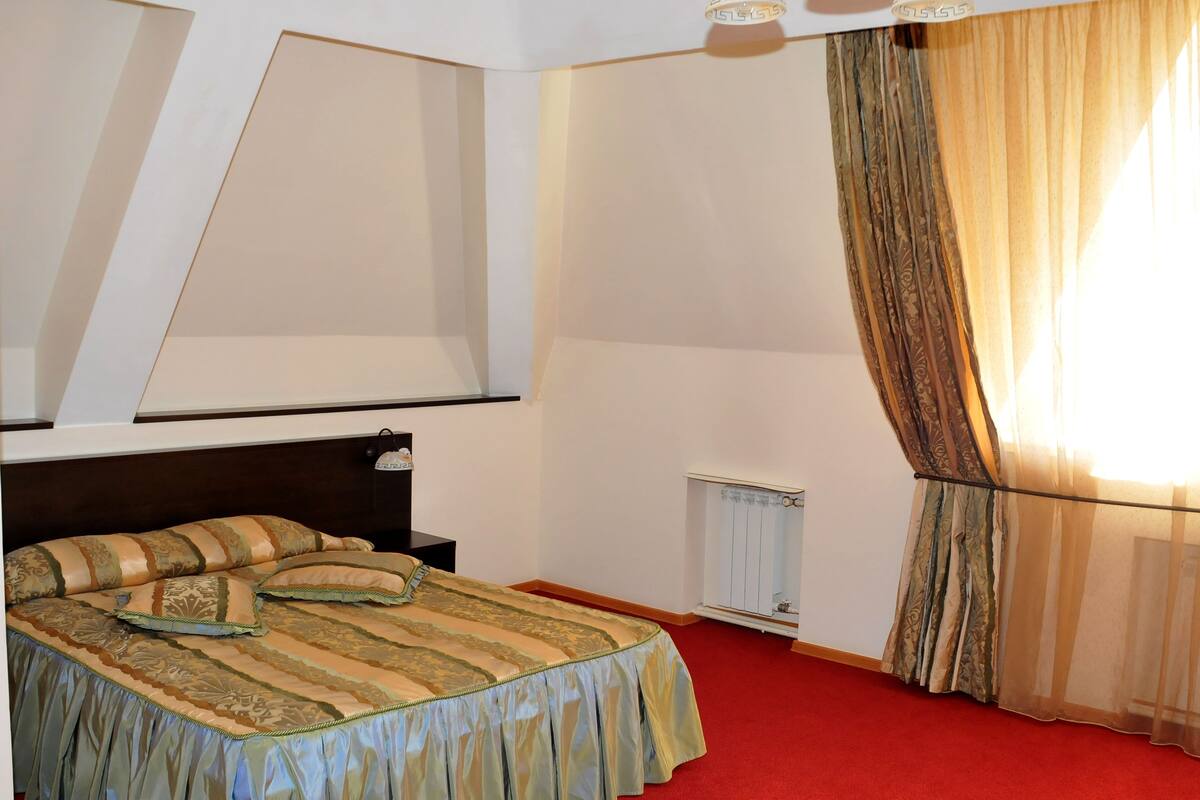 Suite | Minibar, in-room safe, desk, soundproofing