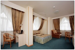 Superior Double Room | Minibar, in-room safe, desk, soundproofing