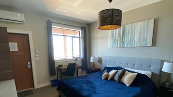 1 bedroom, premium bedding, desk, soundproofing