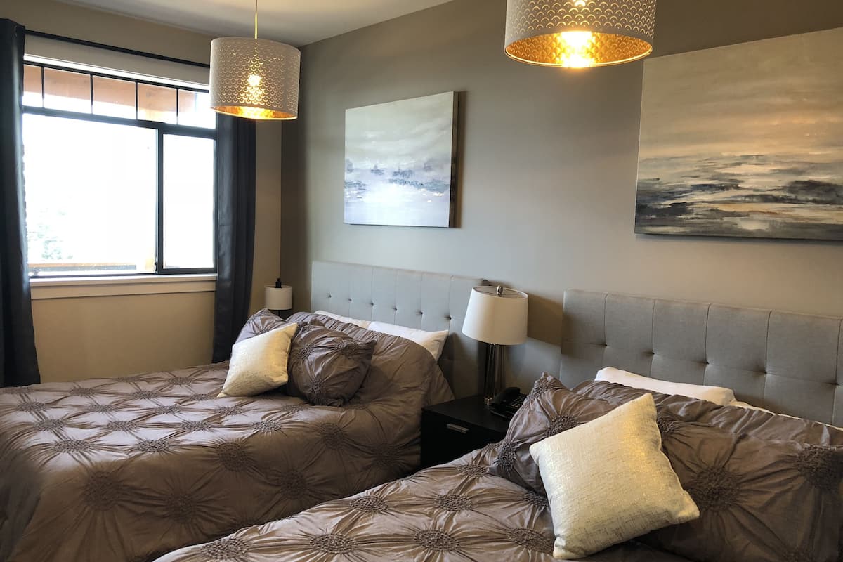 premium double room, ocean view | 1 bedroom, premium bedding, desk, soundproofing
