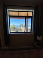 1 dormitorio, ropa de cama de alta calidad, escritorio
