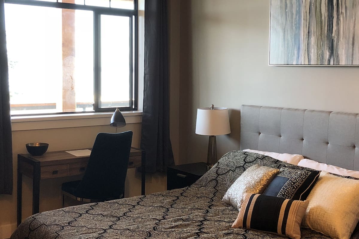 Premium tweepersoonskamer, uitzicht op oceaan | 1 slaapkamer, luxe beddengoed, een bureau, geluiddichte muren