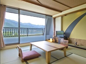 Traditional Room (Lake View) | In-room safe, desk, free WiFi - Lakeland Hotel Mizunosato (Fujikawaguchiko)