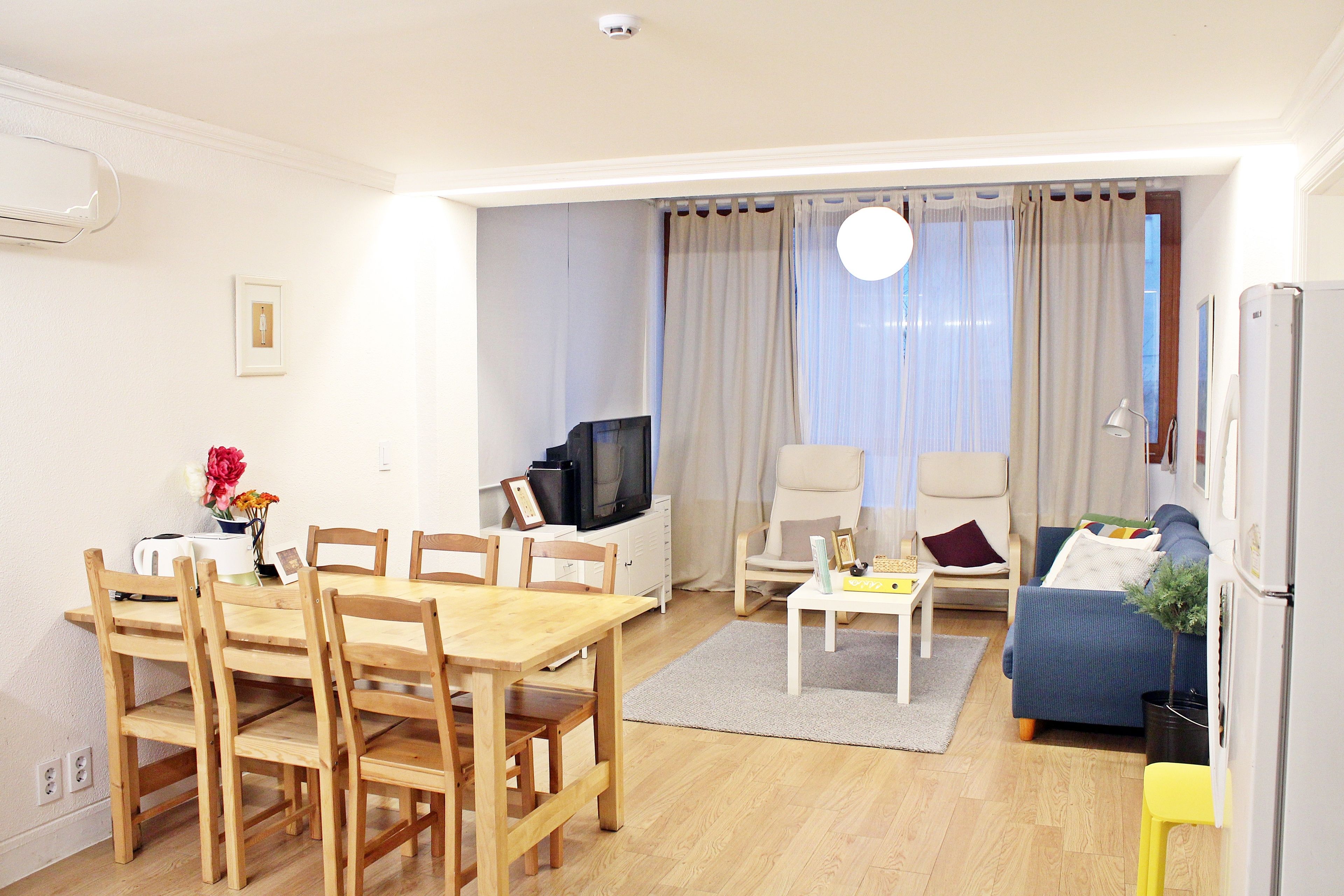Suite (Non-Korean Nationals Only) | Desk, rollaway beds, free WiFi