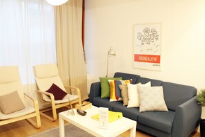 Suite (Non-Korean Nationals Only) | Desk, rollaway beds, free WiFi - Bbungalow (Seoul)