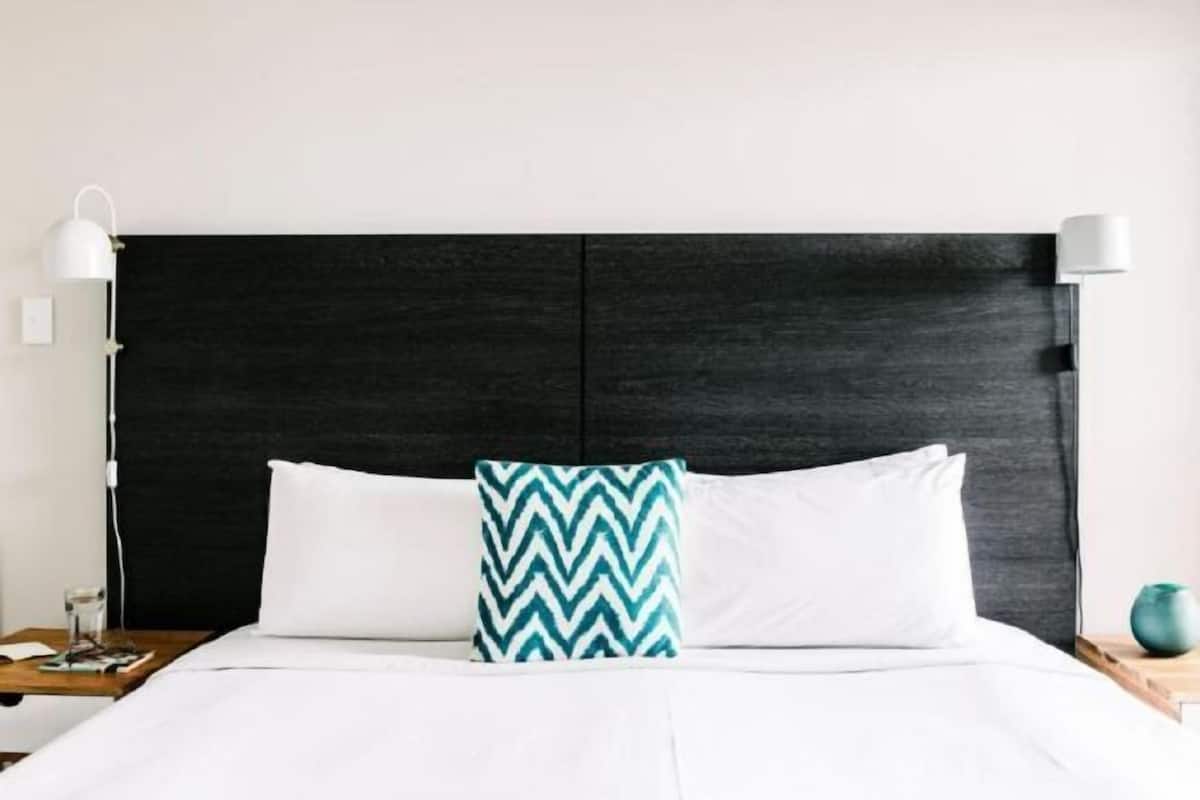 1 bedroom, iron/ironing board, cots/infant beds, free WiFi