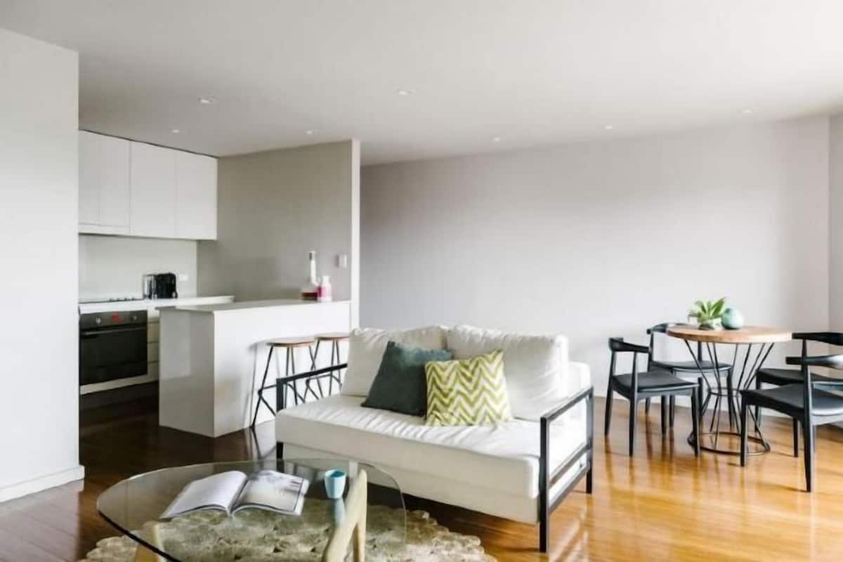 Living area | Flat-screen TV
