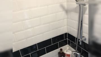 Shared Dormitory | Bathroom shower