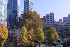 View from room - K-guesthouse Sinchon 2 (Seoul)