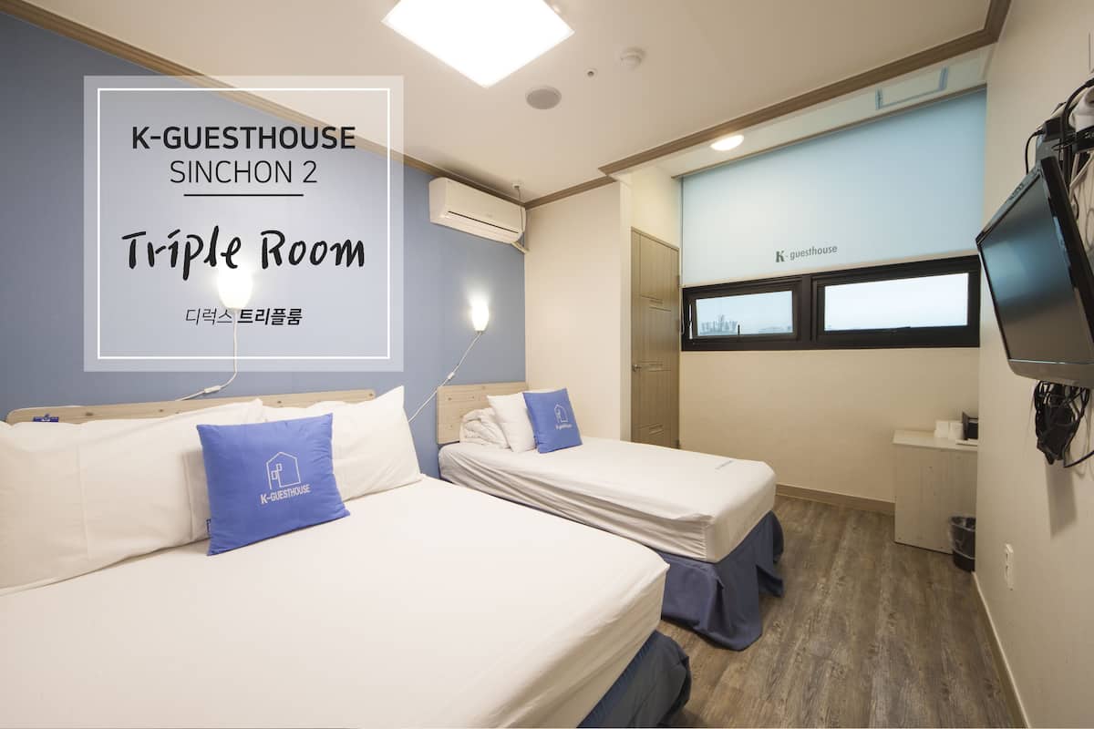 Deluxe Triple Room | Desk, free WiFi