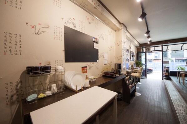 Sudah termasuk sarapan ala kontinental setiap hari