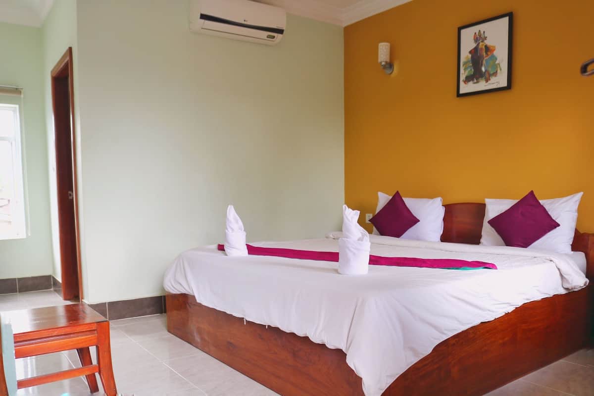 Chambre Double Supérieure, 1 grand lit, vue ville | Bureau, Wi-Fi gratuit