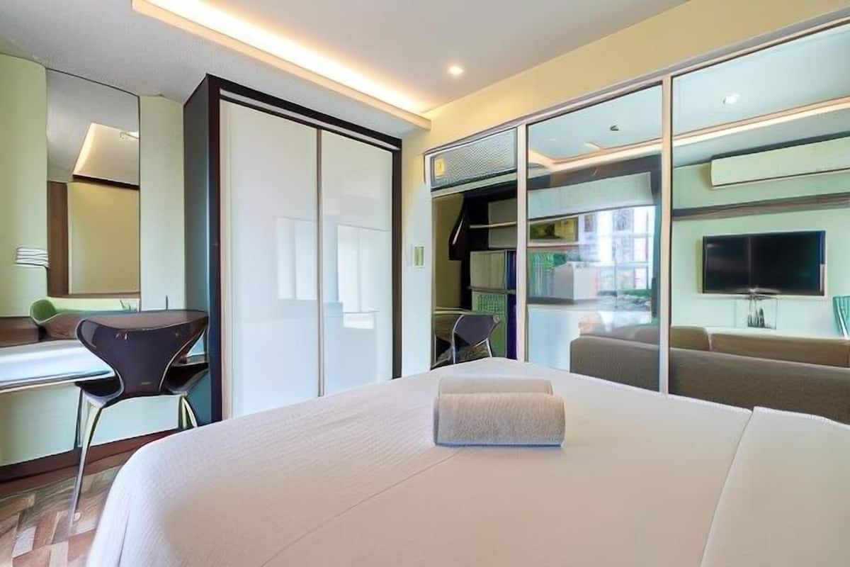 1 bedroom, soundproofing, free WiFi, bed sheets