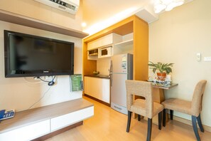 Green View Suite | Soundproofing, free WiFi, bed sheets - Greenview Ekkamai 10 (Bangkok)