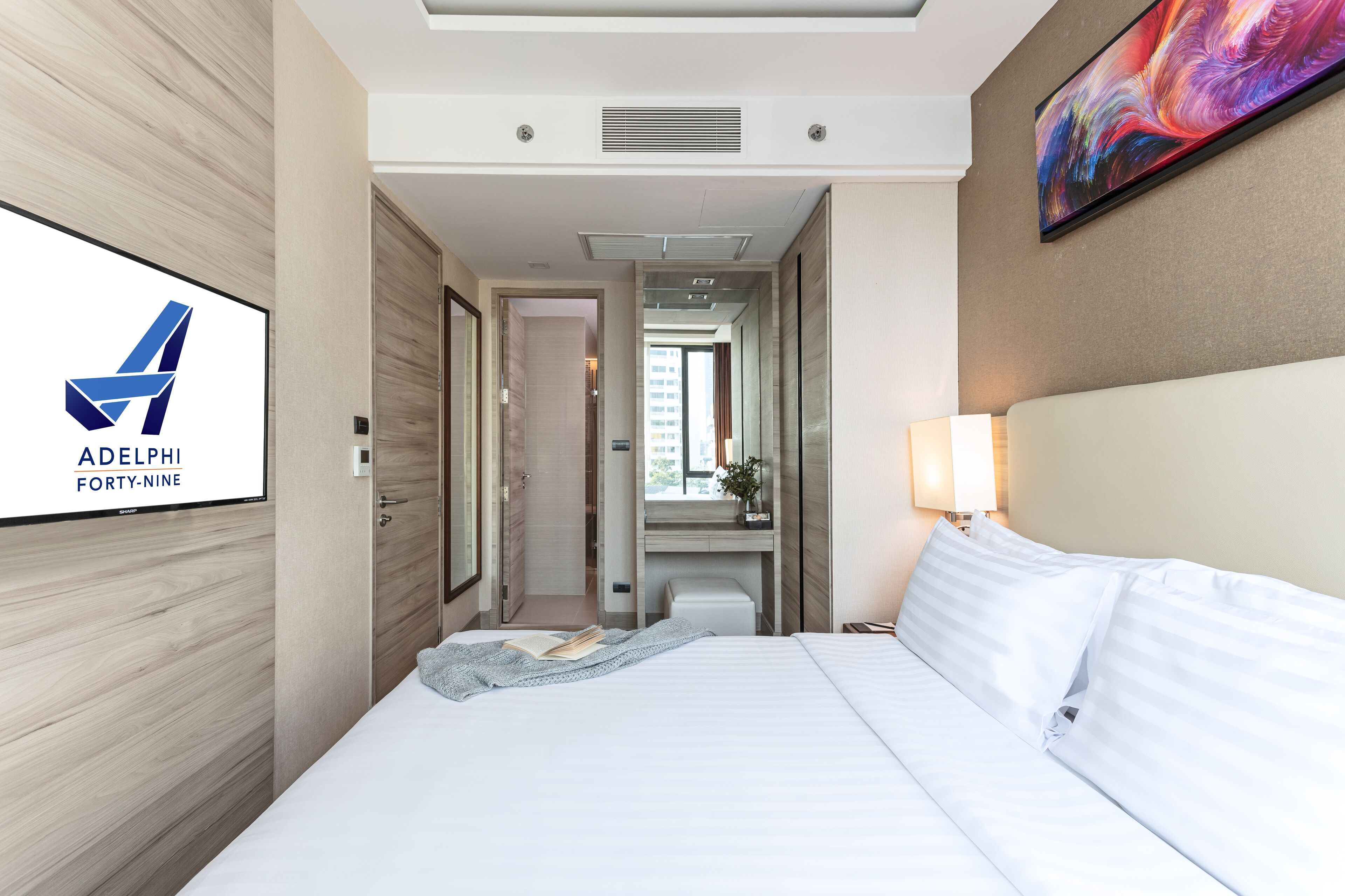 1 bedroom, premium bedding, in-room safe, desk