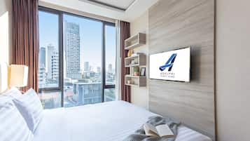 1 bedroom, premium bedding, in-room safe, desk