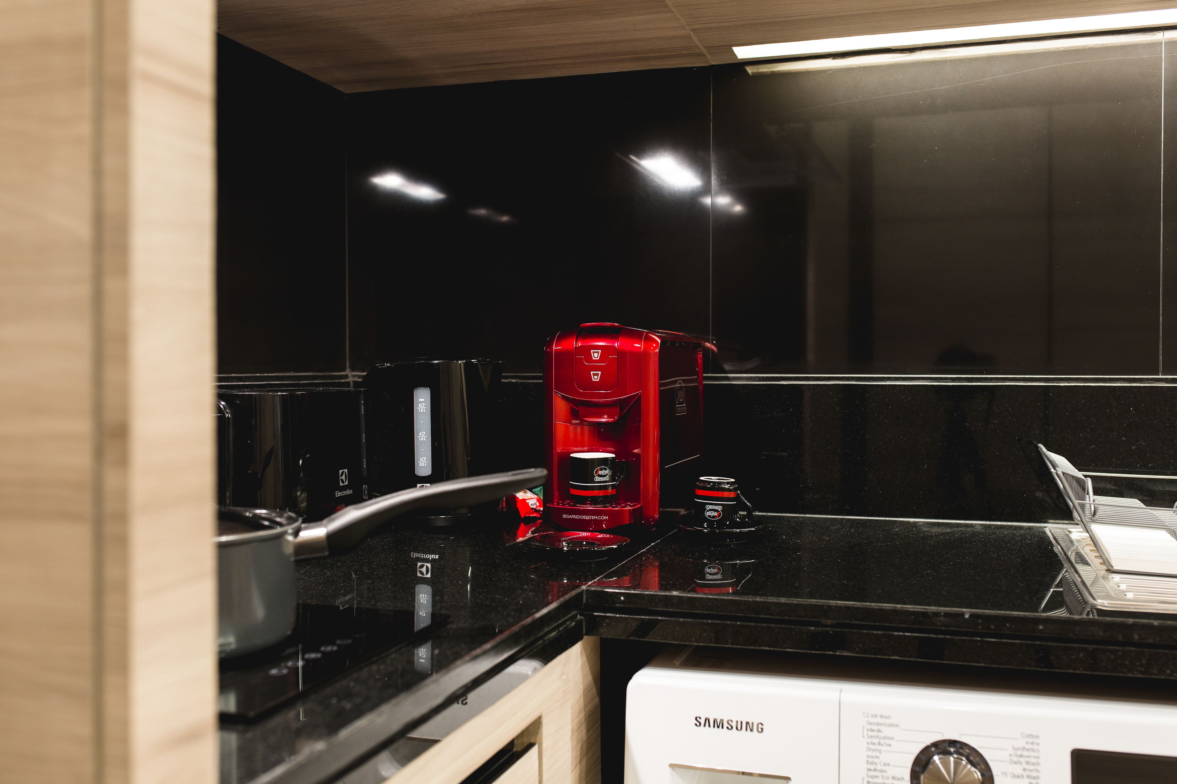 executive room | coffee and/or coffee maker