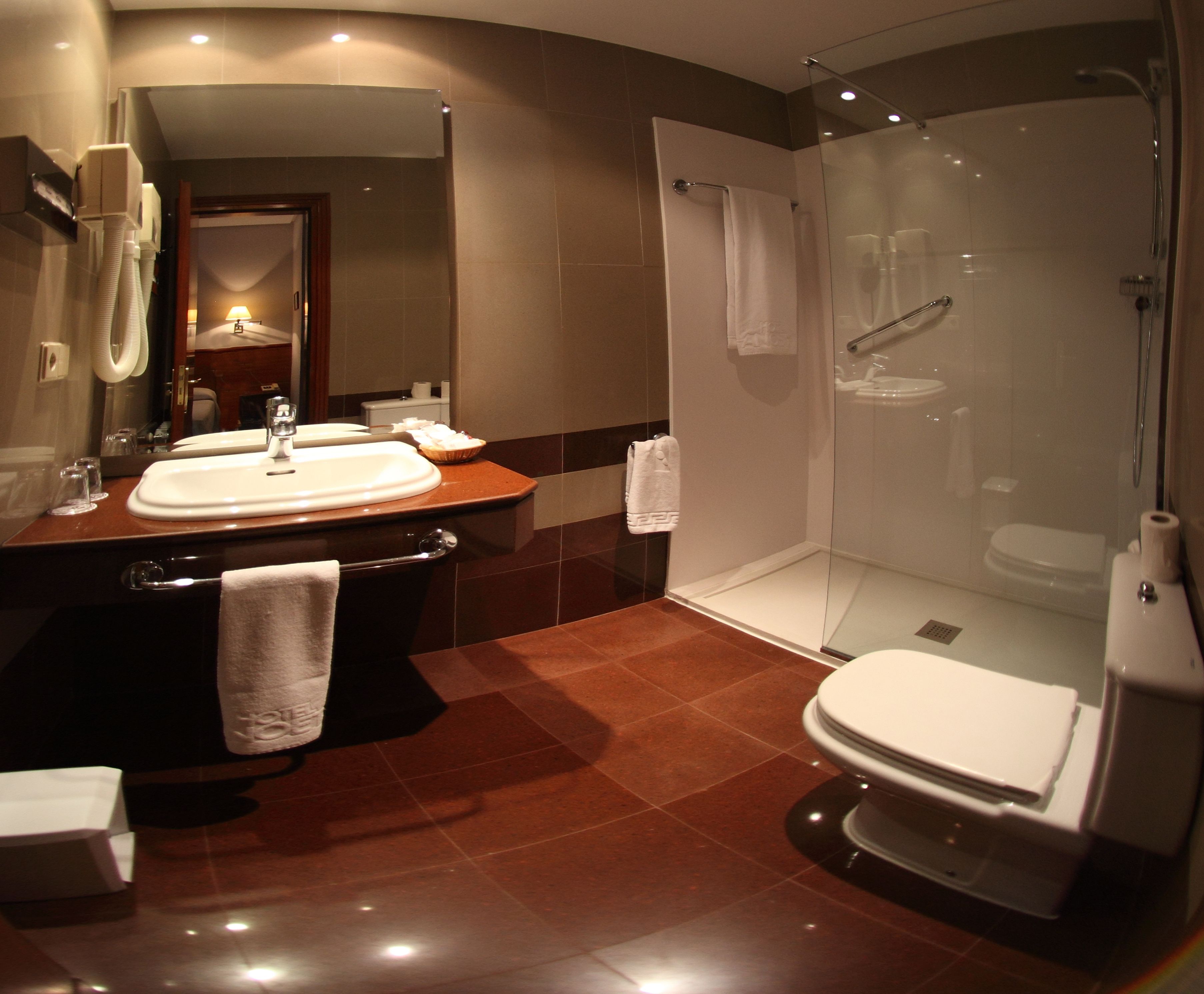 double or twin room | bathroom | free toiletries, hair dryer, bidet, towels