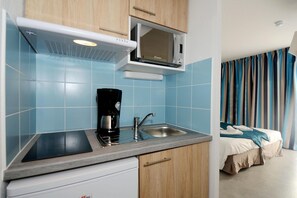 Private kitchen - Hotel Appart'hotel Odalys Nakara (Cap d'Agde)