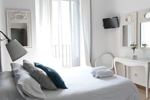 Habitación doble superior | Caja de seguridad en la habitación y decoración personalizada 