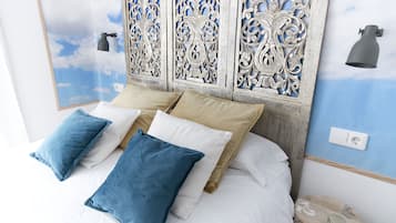 Cofres nos quartos, individualmente decorados, cortinas blackout