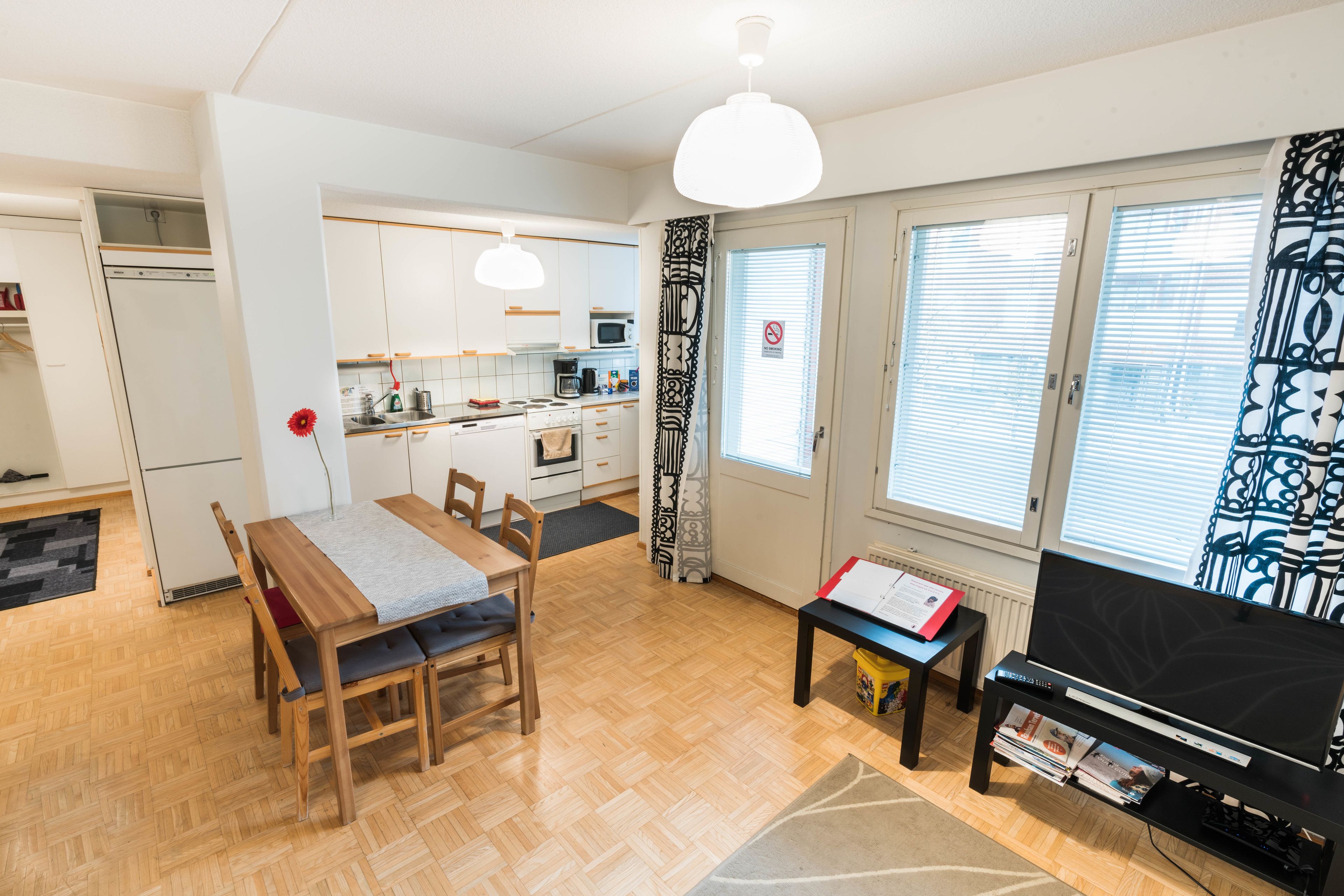 Huoneisto, 1 makuuhuone, sauna | Olohuone | Taulutelevisio