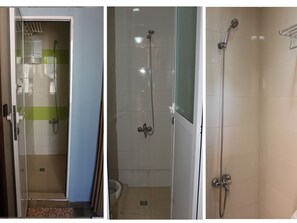 Shower, hair dryer, towels - Hotel Maram (Tangier)