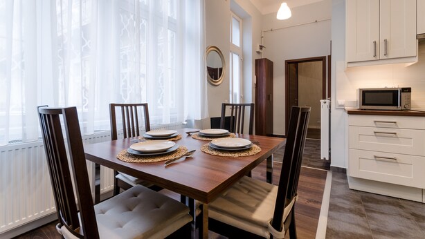 Two Bedroom Apartment - Nagymezo street 64.  | Essbereich im Zimmer