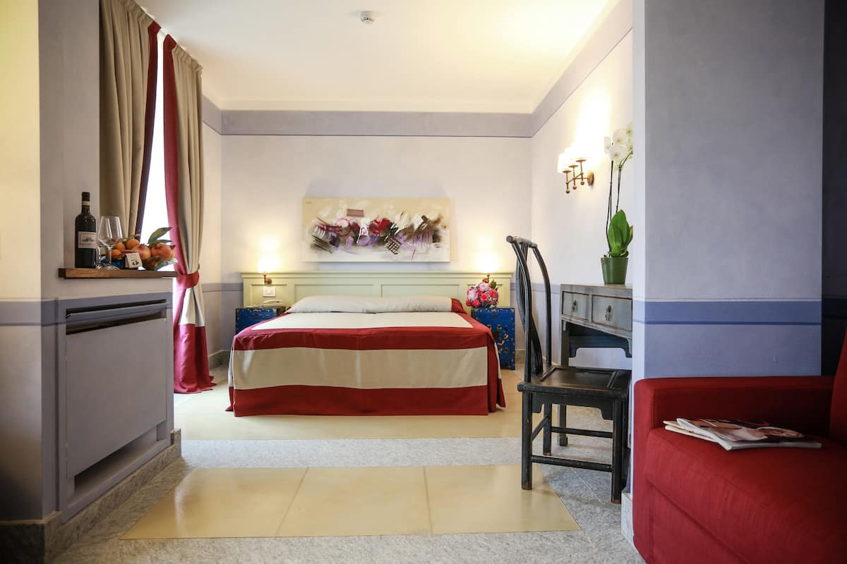 Suite | Premium bedding, minibar, in-room safe, desk