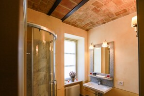 Single Room | Bathroom