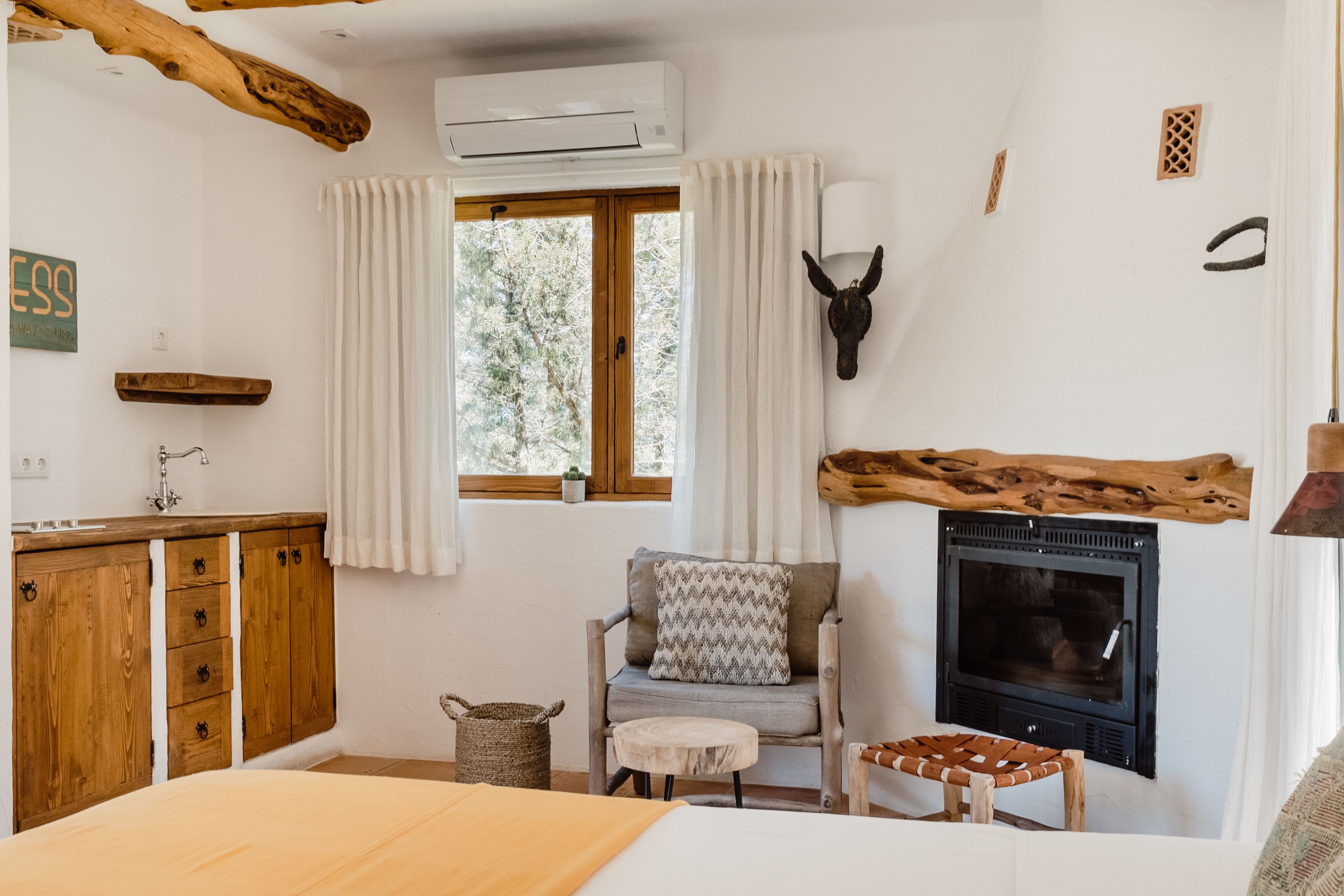 exclusive studio suite, garden view | 1 bedroom, premium bedding, in-room safe, laptop workspace