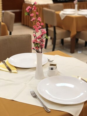 Free daily buffet breakfast - Hotel Smokva (Pag)
