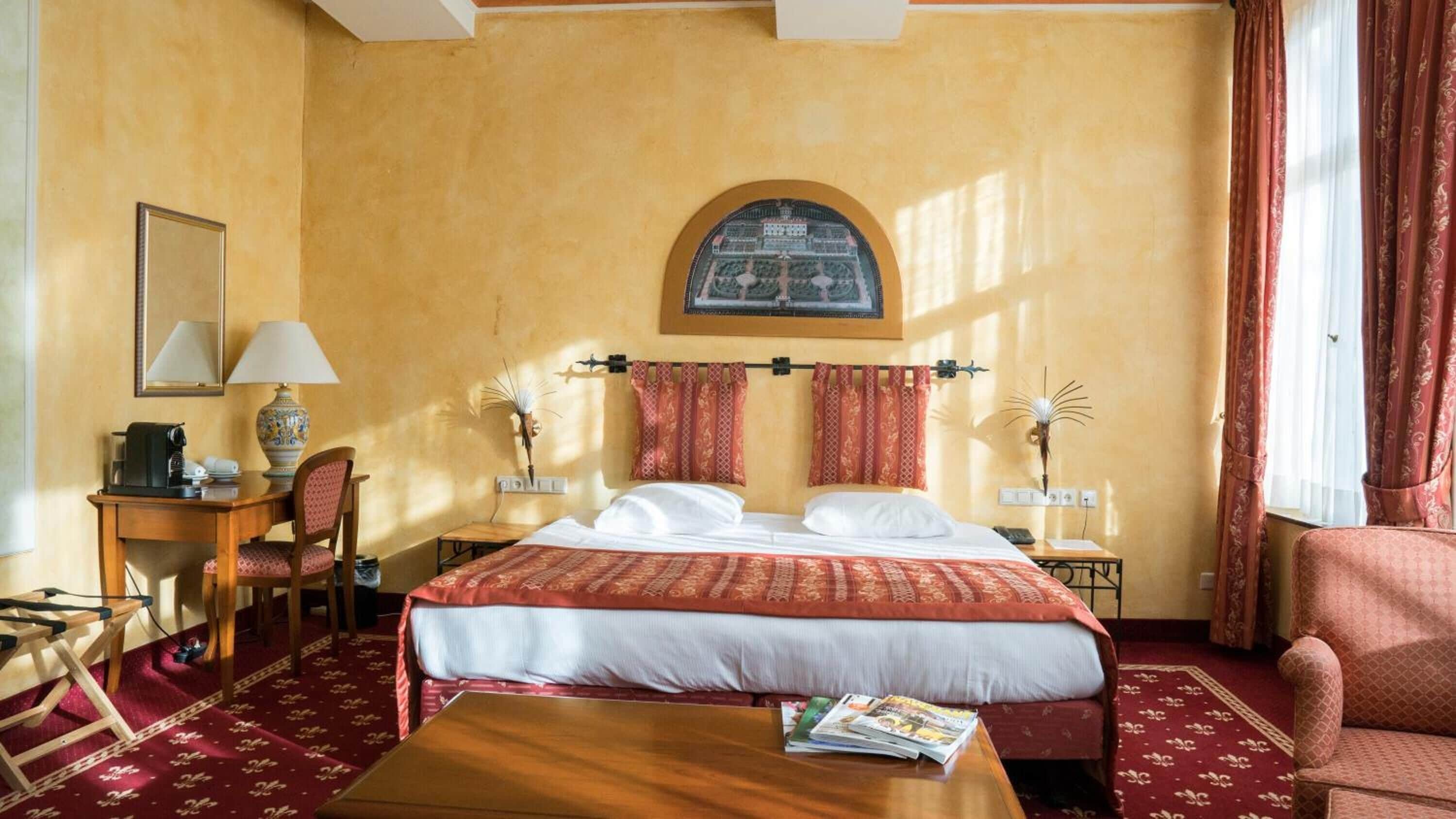 minibar, in-room safe, desk, free wifi