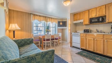 Apartment, 2 Bedrooms, Kitchen (Street View) | Private kitchen | Full-sized fridge, microwave, oven, stovetop