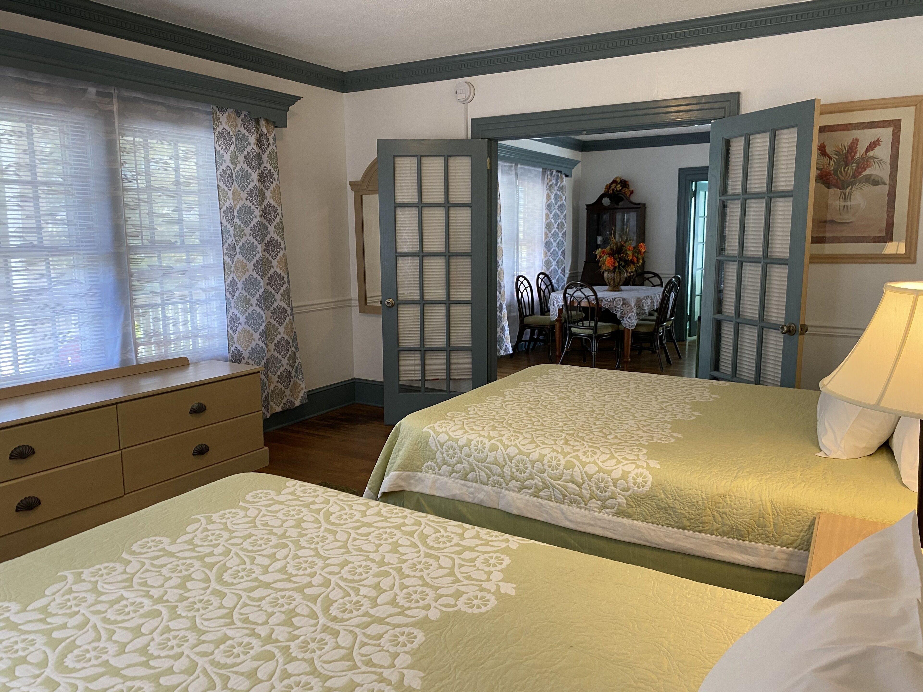 Traditional Apartment, 3 Bedrooms, Garden View | 1 bedroom, down duvets, blackout curtains